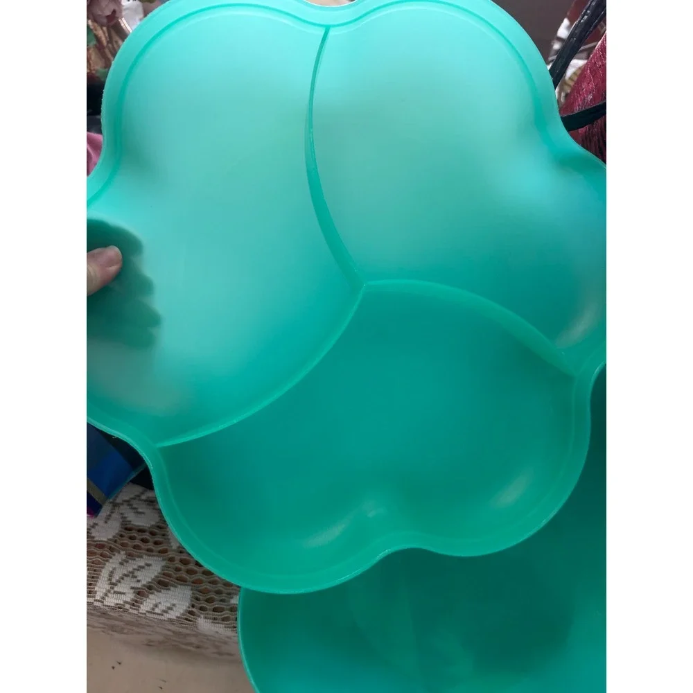 Tupperware vintage flower